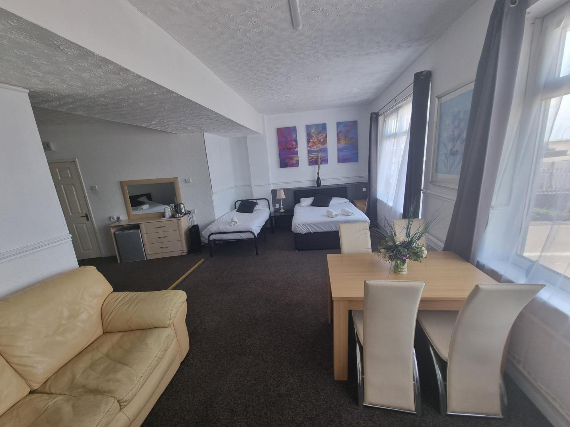 Henson Hotel Pleasure Beach Blackpool Ruang foto
